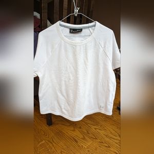 Under Armour top